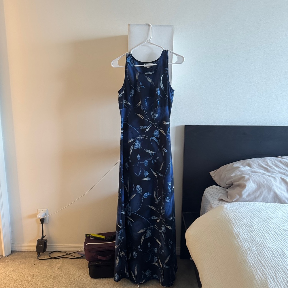 Elegant Navy Floral Maxi Dress